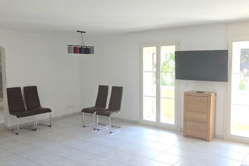 Gepflegte 5.5-Zimmer-Wohnung mit Balkon + schöner Aussicht in Zurzach